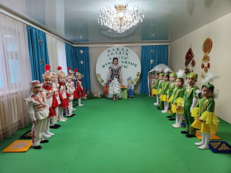 Ертеңгілік: "Білгенге маржан, білмеске арзан"